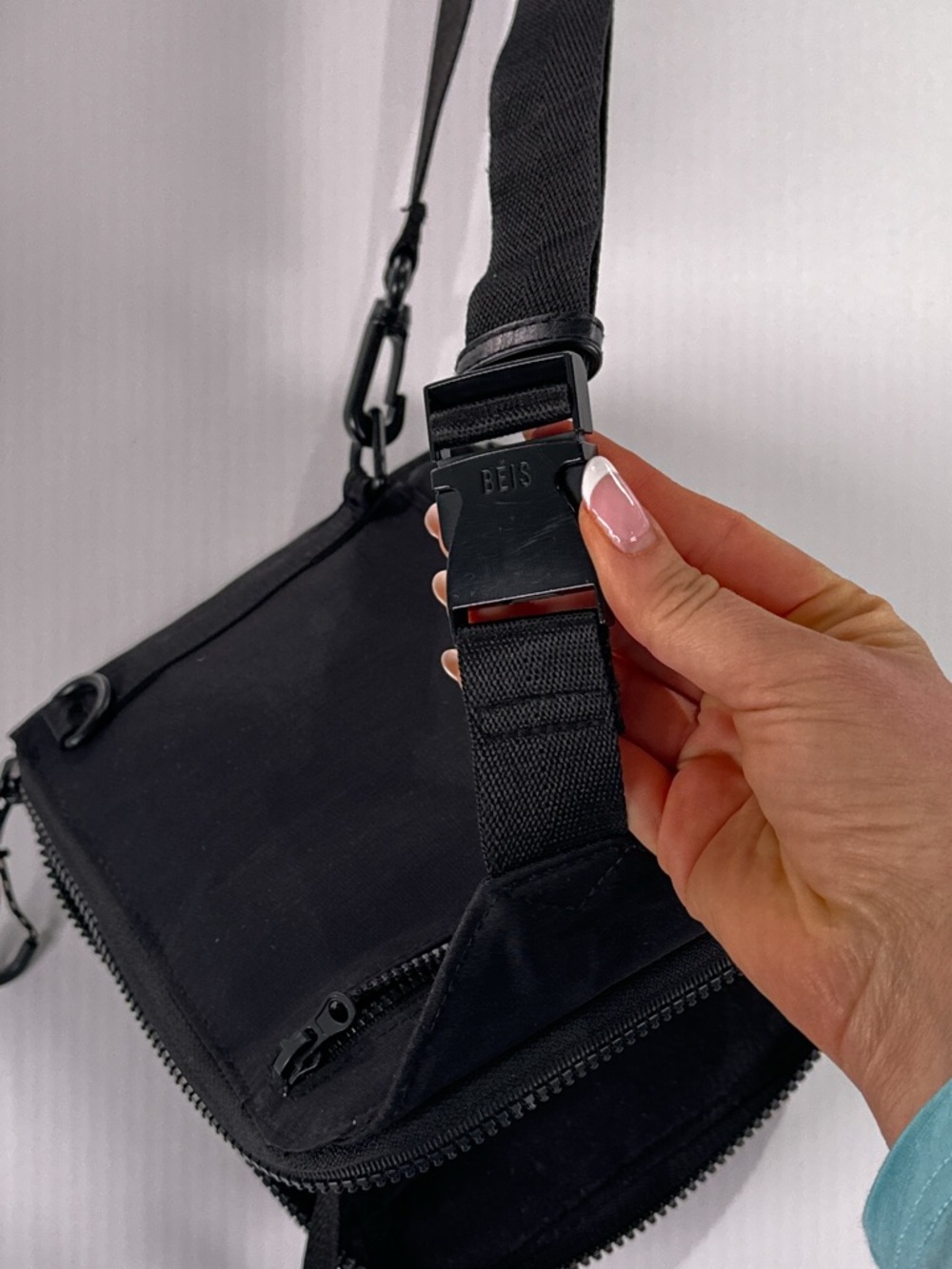 BÉIS The Sport Sling Bag Crossbody Travel Nylon Black 7”x 8”x 2” - Picture 11 of 14